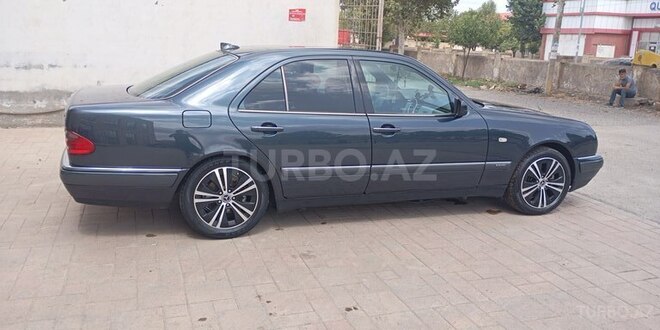 Mercedes E 240 1998, 262,191 km - 2.4 l - Cəlilabad
