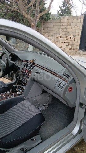 Mercedes E 220 2000, 691,000 km - 2.2 l - Bakı