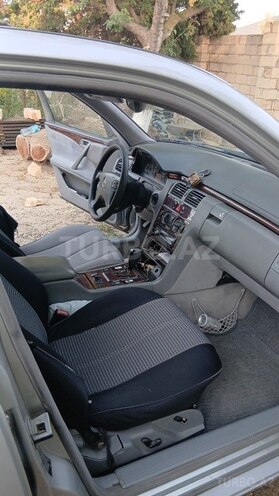 Mercedes E 220 2000, 691,000 km - 2.2 l - Bakı