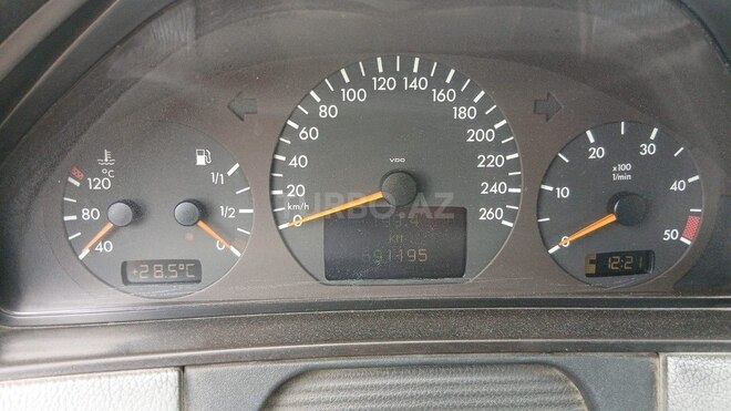 Mercedes E 220 2000, 691,000 km - 2.2 l - Bakı
