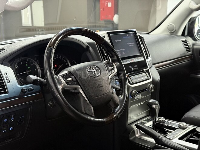 Toyota Land Cruiser 2019, 45,000 km - 4.6 l - Bakı