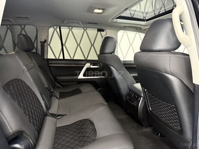 Toyota Land Cruiser 2019, 45,000 km - 4.6 l - Bakı