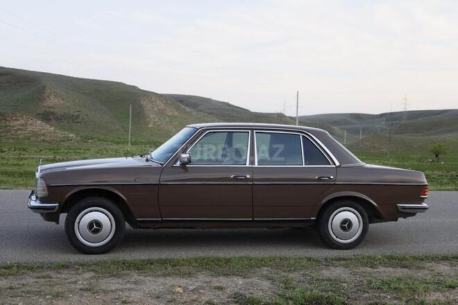 Mercedes  1984, 390,000 km - 2.0 l - Bakı