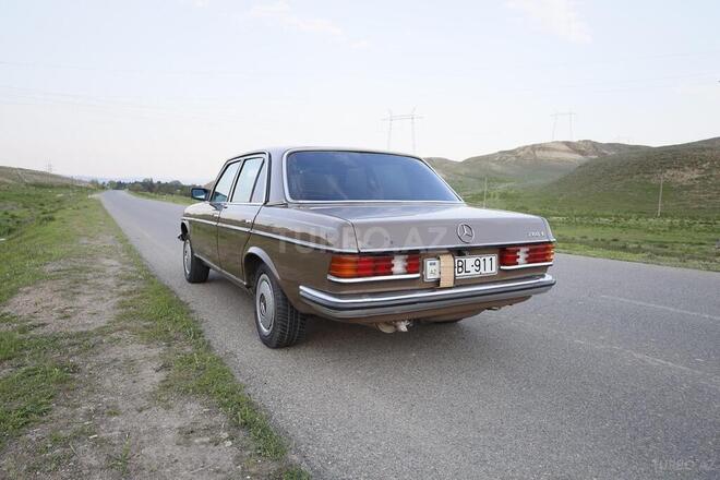 Mercedes  1984, 390,000 km - 2.0 l - Bakı