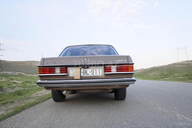 Mercedes  1984, 390,000 km - 2.0 l - Bakı