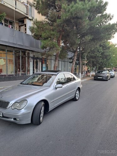 Mercedes C 180 2003, 334,000 km - 1.8 l - Sumqayıt
