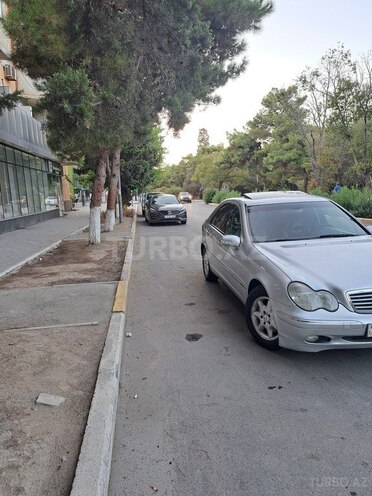 Mercedes C 180 2003, 334,000 km - 1.8 l - Sumqayıt