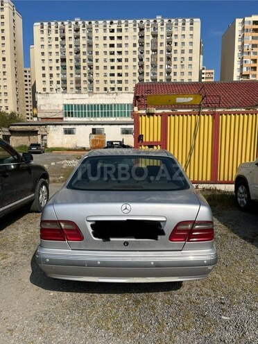 Mercedes E 280 2000, 380,000 km - 2.8 l - Bakı