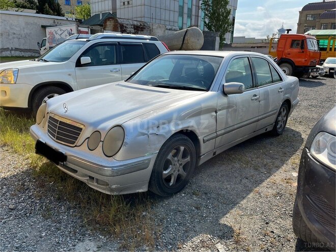 Mercedes E 280 2000, 380,000 km - 2.8 l - Bakı