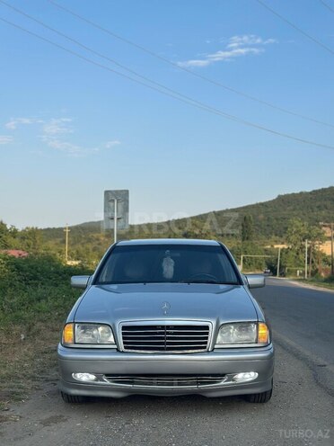 Mercedes C 230 1999, 372,222 km - 2.3 l - Quba