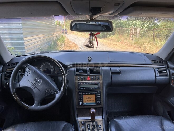 Mercedes E 220 2000, 408,780 km - 2.2 л - Bərdə
