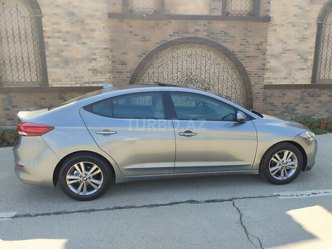 Hyundai Elantra 2018, 62,350 km - 2.0 l - Bakı