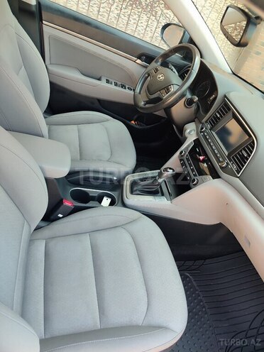 Hyundai Elantra 2018, 62,350 km - 2.0 l - Bakı
