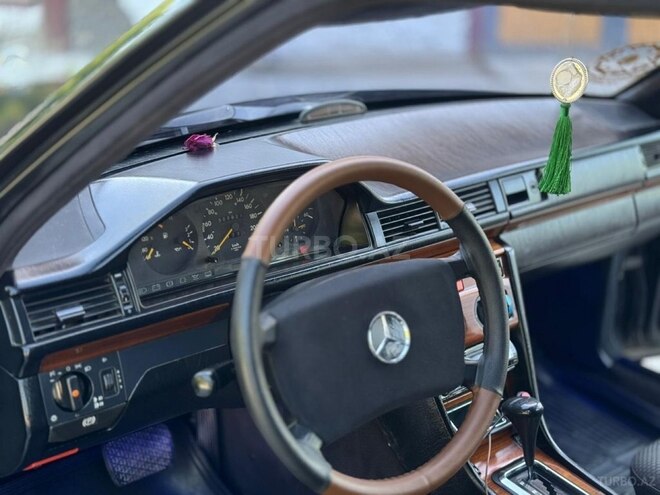 Mercedes E 300 1993, 530,000 km - 3.0 л - Sabirabad