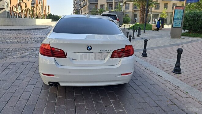 BMW 520 2015, 242,000 km - 2.0 l - Bakı