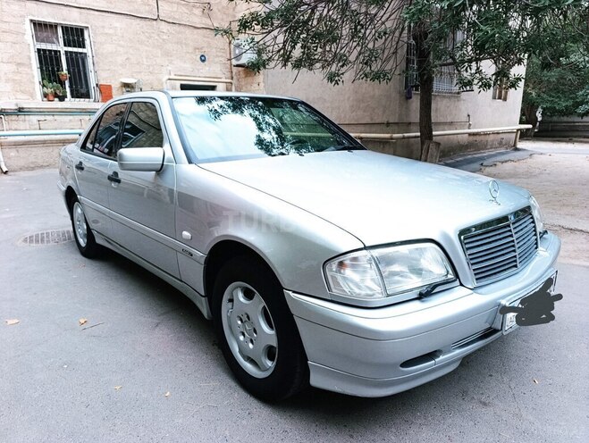 Mercedes C 180 2000, 277,000 km - 1.8 l - Sumqayıt