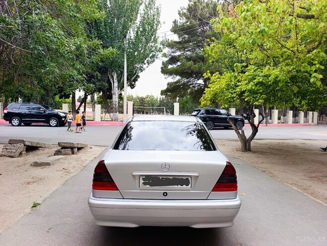 Mercedes C 180 2000, 277,000 km - 1.8 l - Sumqayıt