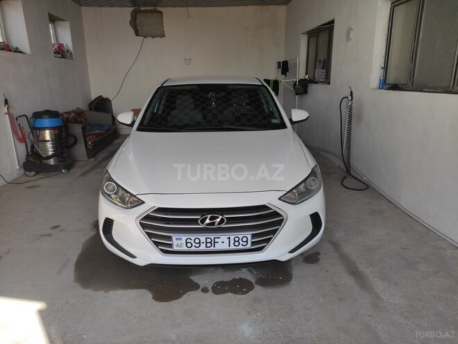 Hyundai Elantra 2017, 180,000 km - 2.0 l - Ordubad