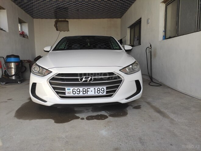Hyundai Elantra 2017, 180,000 km - 2.0 l - Ordubad