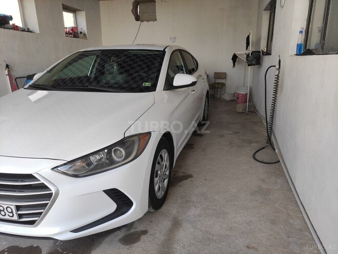 Hyundai Elantra 2017, 180,000 km - 2.0 l - Ordubad
