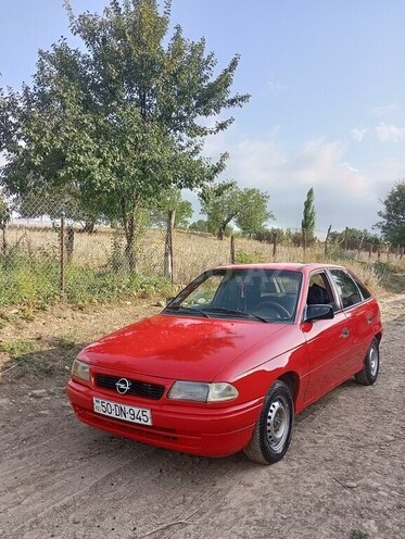 Opel Astra 1992, 425,000 km - 1.6 l - Qusar
