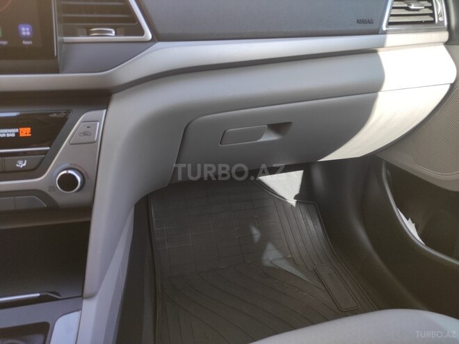 Hyundai Elantra 2017, 180,000 km - 2.0 l - Ordubad