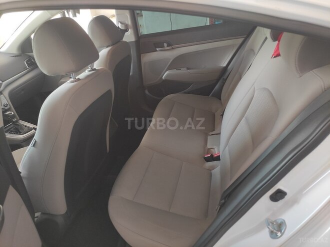 Hyundai Elantra 2017, 180,000 km - 2.0 l - Ordubad