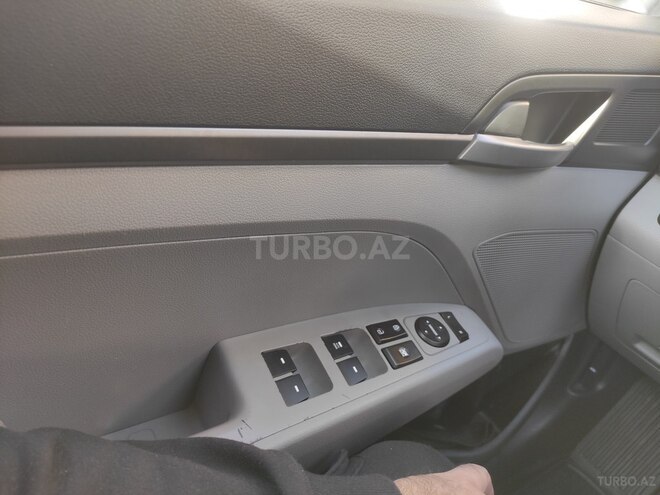 Hyundai Elantra 2017, 180,000 km - 2.0 l - Ordubad