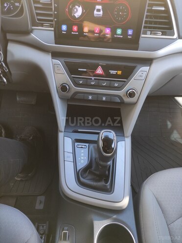 Hyundai Elantra 2017, 180,000 km - 2.0 l - Ordubad