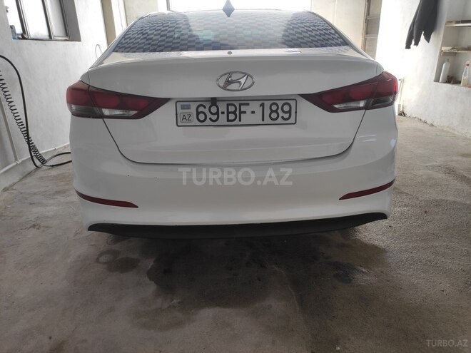 Hyundai Elantra 2017, 180,000 km - 2.0 l - Ordubad