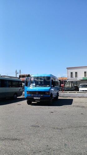 Mercedes 609 D 1991, 643,737 km - 4.0 l - Qusar