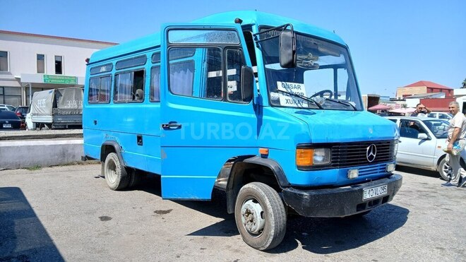 Mercedes 609 D 1991, 643,737 km - 4.0 l - Qusar