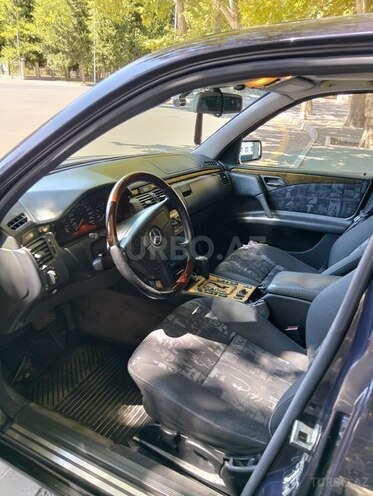 Mercedes E 240 1999, 347,182 km - 2.4 l - Mingəçevir