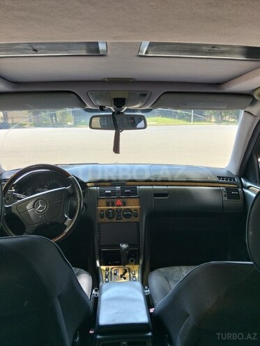 Mercedes E 240 1999, 347,182 km - 2.4 l - Mingəçevir