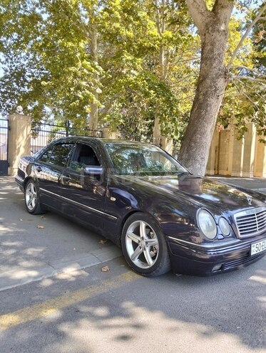 Mercedes E 240 1999, 347,182 km - 2.4 l - Mingəçevir