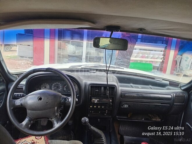 GAZ 3111 2003, 259,469 km - 2.3 l - Astara