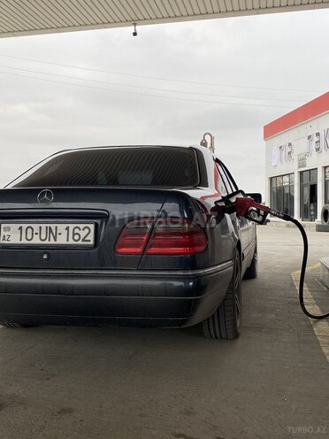 Mercedes E 230 1996, 308,000 km - 2.3 l - Sumqayıt