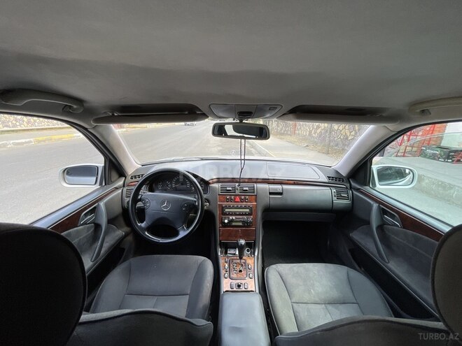 Mercedes E 280 2000, 224,000 km - 2.8 l - Beyləqan