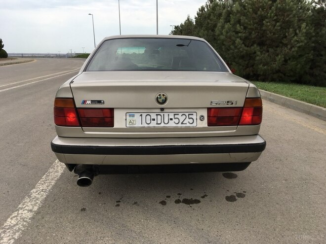 BMW 525 1989, 340,000 km - 2.5 l - Bakı