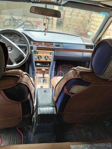 Mercedes 230 E 1988, 586,000 km - 2.3 л - Salyan