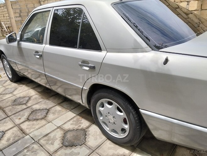 Mercedes 230 E 1988, 586,000 km - 2.3 л - Salyan