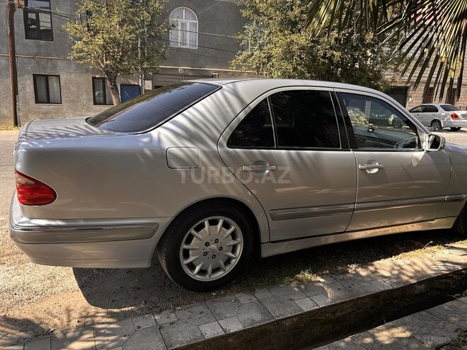 Mercedes E 200 1999, 325,350 km - 2.0 l - Qazax