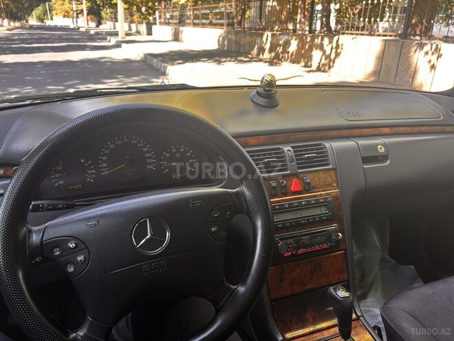 Mercedes E 200 1999, 325,350 km - 2.0 l - Qazax
