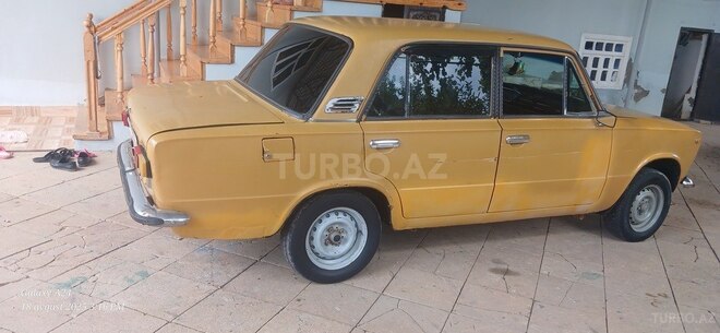 LADA (VAZ) 2101 1984, 85,000 km - 1.3 л - Salyan