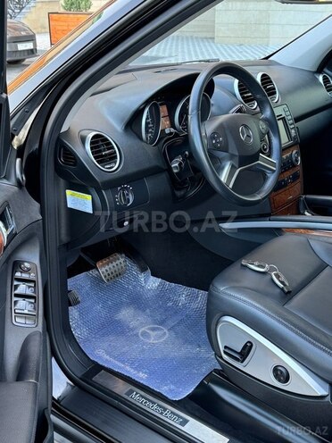 Mercedes ML 350 4MATIC 2010, 130,000 km - 3.5 l - Bakı