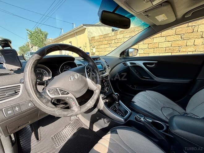 Hyundai Elantra 2015, 167,180 km - 1.8 л - Bakı