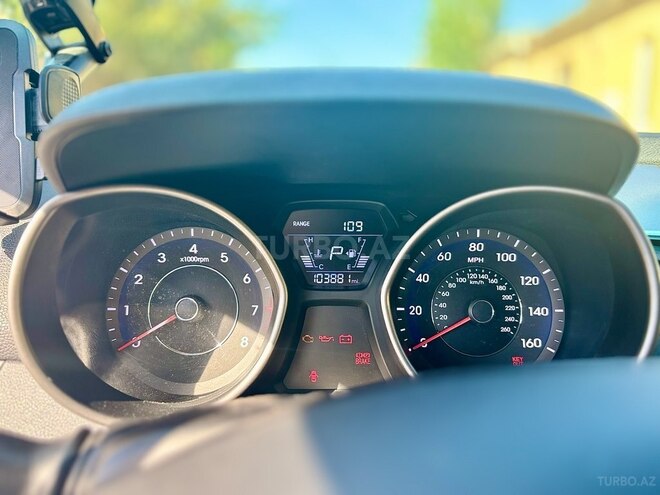 Hyundai Elantra 2015, 167,180 km - 1.8 л - Bakı