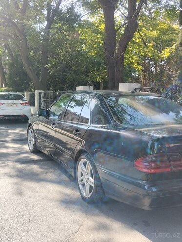 Mercedes E 200 1999, 560,000 km - 2.0 l - Naftalan