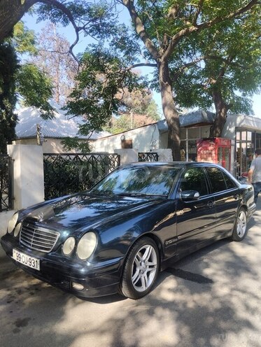 Mercedes E 200 1999, 560,000 km - 2.0 l - Naftalan