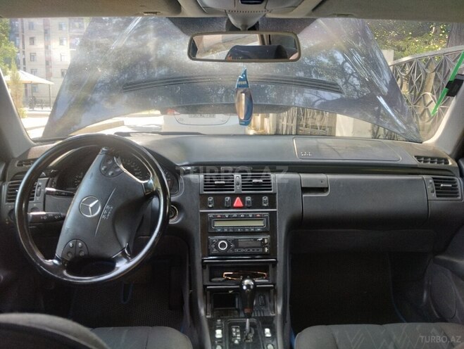 Mercedes E 200 1999, 560,000 km - 2.0 l - Naftalan